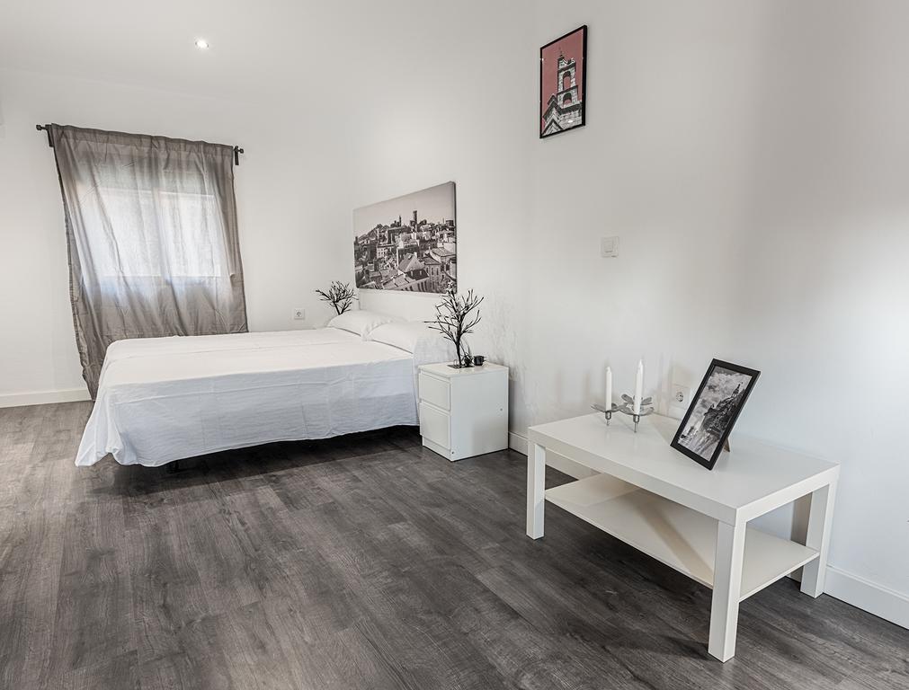 Apartamentos Turisticos Domus Seleqtia Plaza Mayor Caceres Ngoại thất bức ảnh